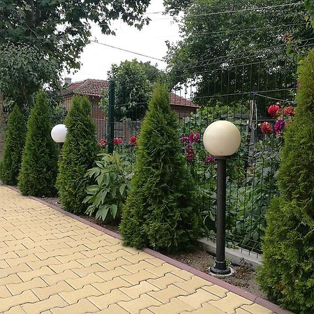 Guest House Karaulanov Elhovo  Dış mekan fotoğraf