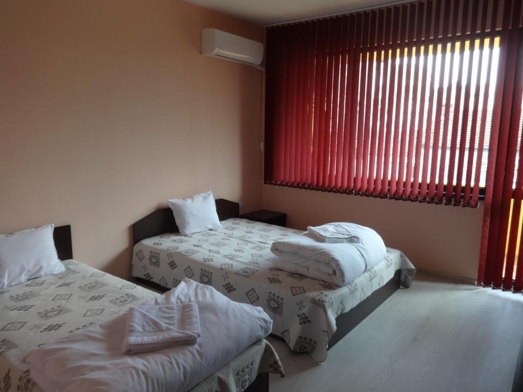 Guest House Karaulanov Elhovo  Dış mekan fotoğraf