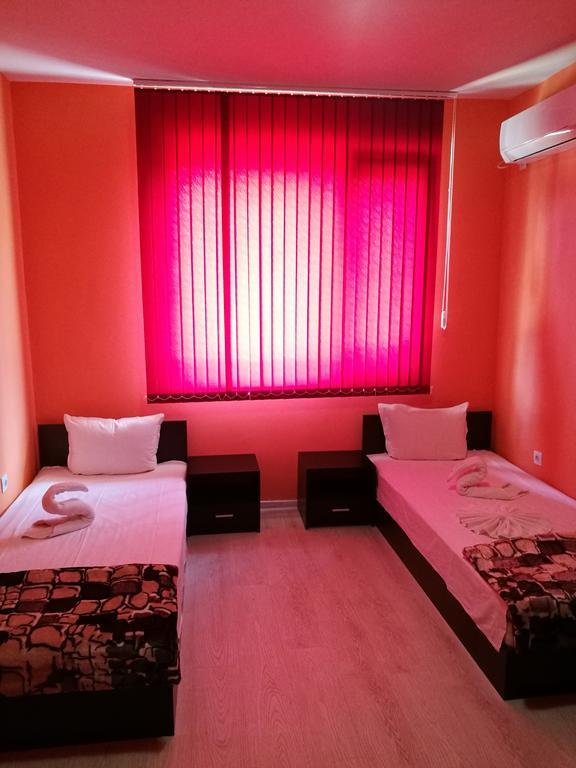 Guest House Karaulanov Elhovo  Dış mekan fotoğraf