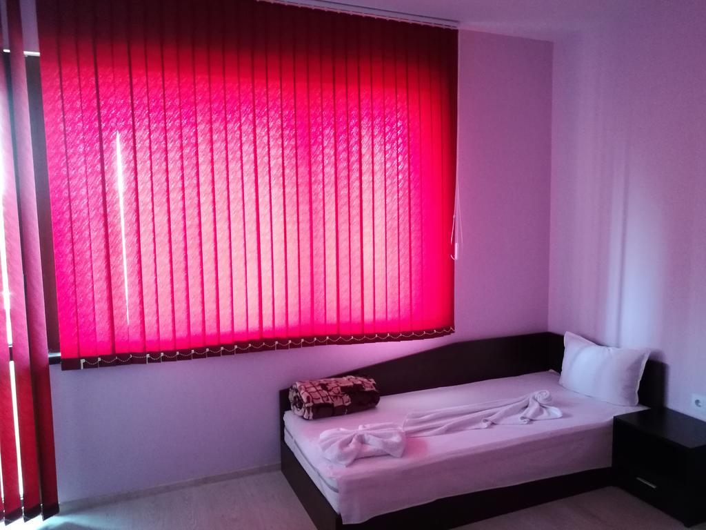 Guest House Karaulanov Elhovo  Dış mekan fotoğraf
