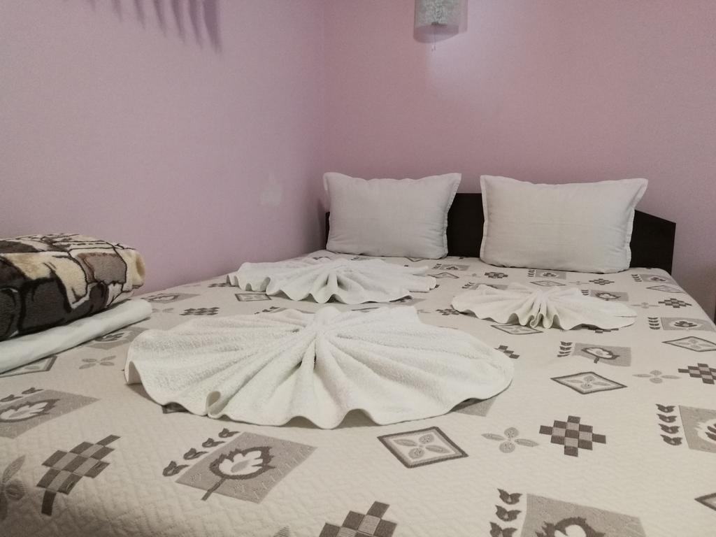 Guest House Karaulanov Elhovo  Dış mekan fotoğraf