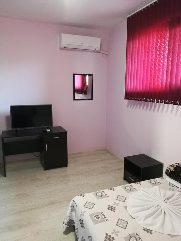 Guest House Karaulanov Elhovo  Dış mekan fotoğraf
