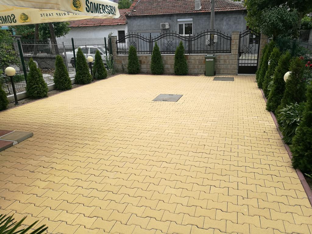 Guest House Karaulanov Elhovo  Dış mekan fotoğraf